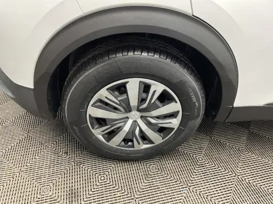 PEUGEOT 2008 II - voiture d'occasion - Photo 25