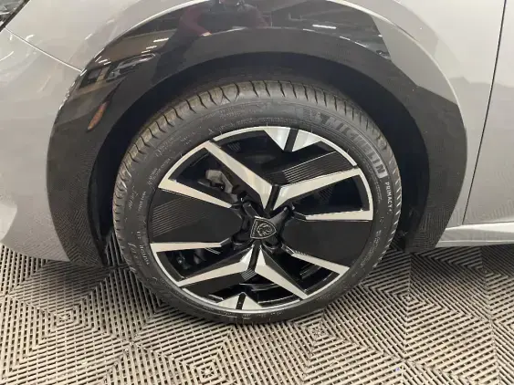 PEUGEOT 208 II - voiture d'occasion - Photo 23