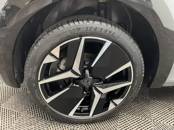 PEUGEOT 208 II - voiture d'occasion - Photo 25