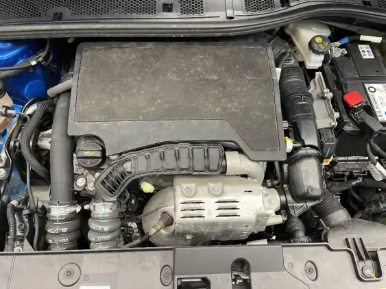 PEUGEOT 208 BUSINESS R II - voiture d'occasion - Photo 21