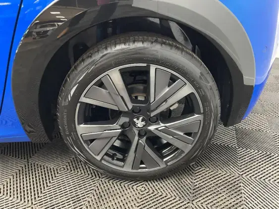 PEUGEOT 208 BUSINESS R II - voiture d'occasion - Photo 24