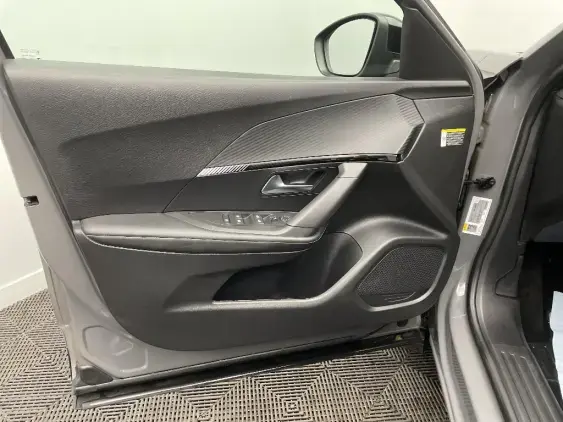 PEUGEOT 2008 II - voiture d'occasion - Photo 19