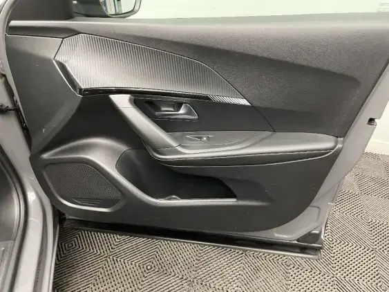 PEUGEOT 2008 II - voiture d'occasion - Photo 20