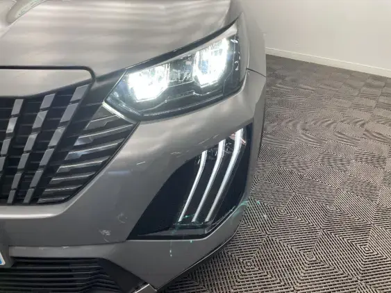 PEUGEOT 2008 II - voiture d'occasion - Photo 22