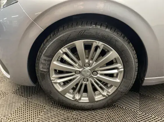 PEUGEOT 208 - voiture d'occasion - Photo 23