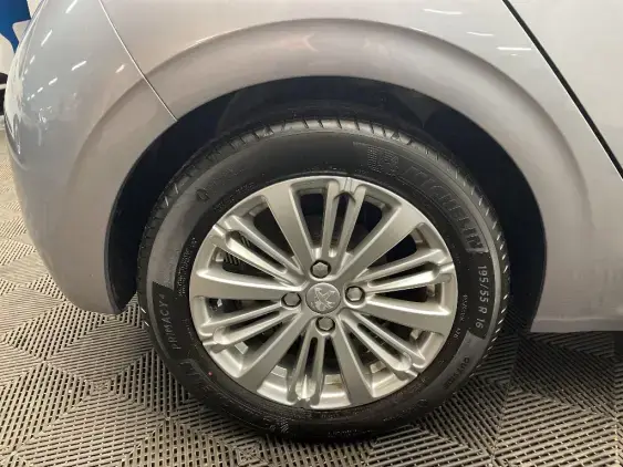 PEUGEOT 208 - voiture d'occasion - Photo 25