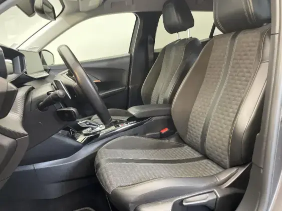 PEUGEOT 2008 II - voiture d'occasion - Photo 16