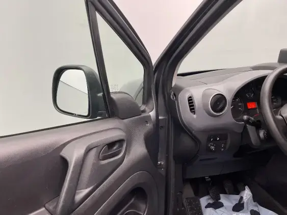 PEUGEOT PARTNER FGN II - voiture d'occasion - Photo 19