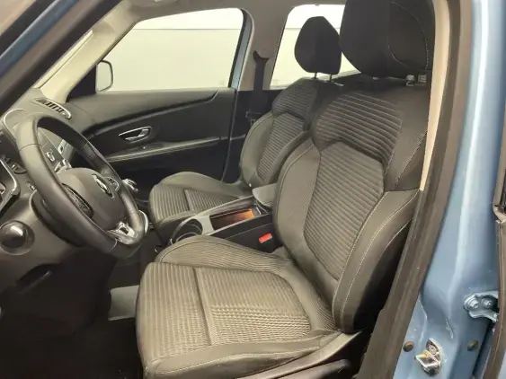 RENAULT SCENIC IV - voiture d'occasion - Photo 18
