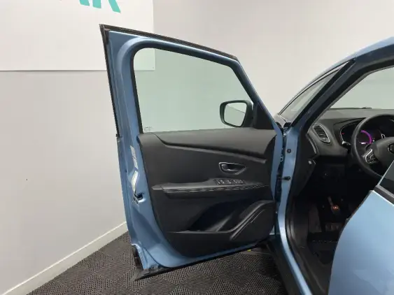 RENAULT SCENIC IV - voiture d'occasion - Photo 19