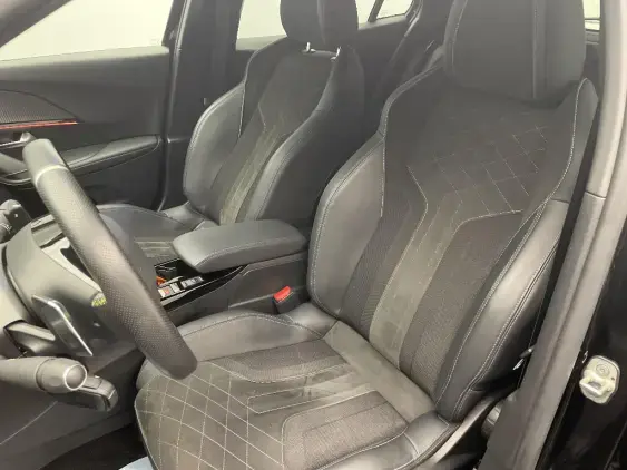 PEUGEOT 2008 II - voiture d'occasion - Photo 18
