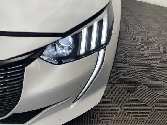 PEUGEOT 208 II - voiture d'occasion - Photo 22