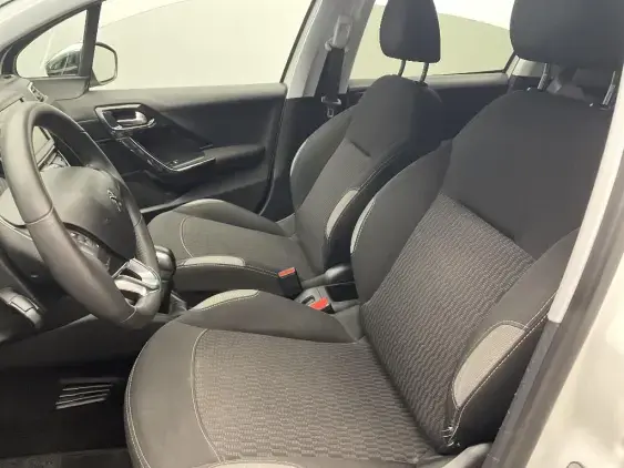 PEUGEOT 208 - voiture d'occasion - Photo 18