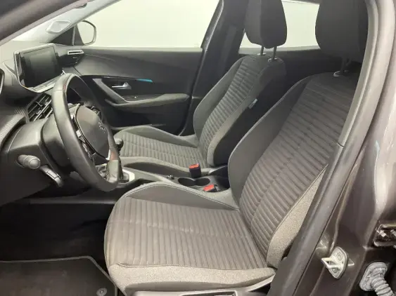 PEUGEOT 2008 II - voiture d'occasion - Photo 18