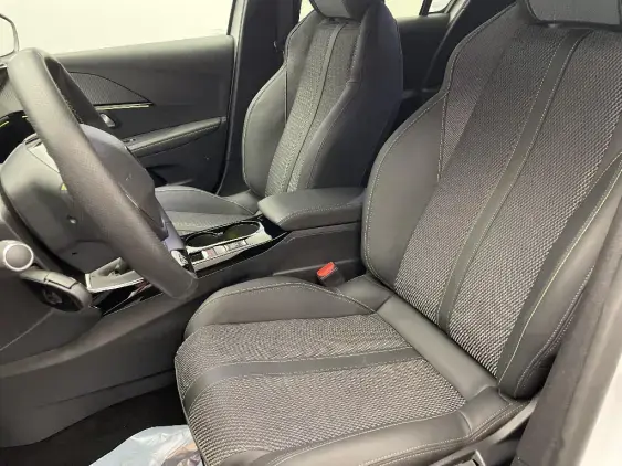 PEUGEOT 208 II - voiture d'occasion - Photo 18
