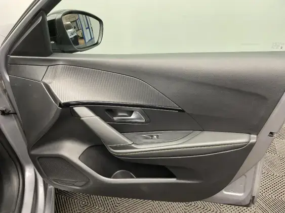 PEUGEOT 208 II - voiture d'occasion - Photo 19
