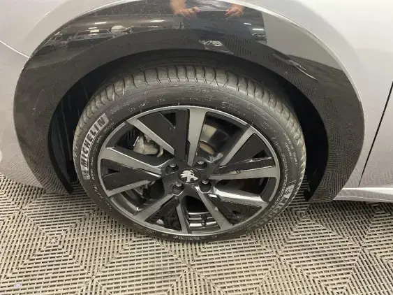 PEUGEOT 208 II - voiture d'occasion - Photo 23