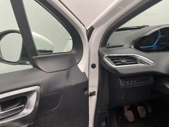 PEUGEOT 2008 - voiture d'occasion - Photo 19