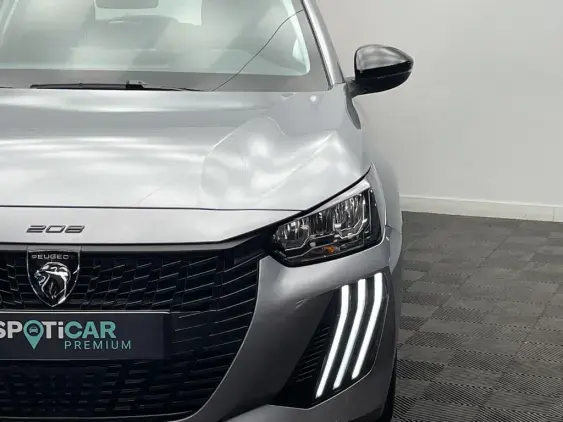 PEUGEOT 208 II - voiture d'occasion - Photo 19