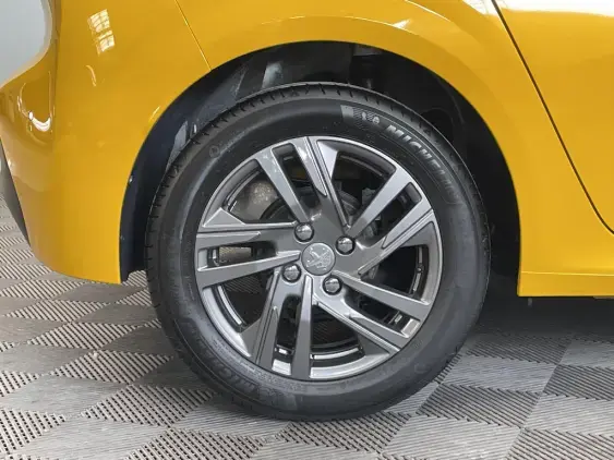 PEUGEOT 208 II - voiture d'occasion - Photo 22