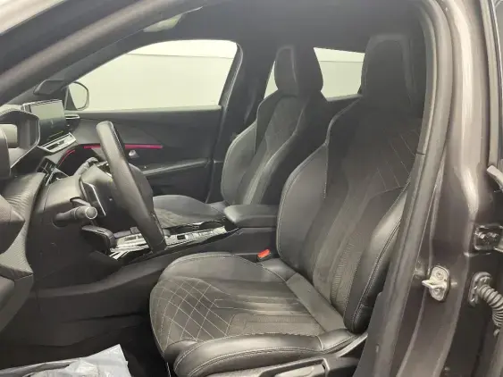 PEUGEOT 2008 II - voiture d'occasion - Photo 17
