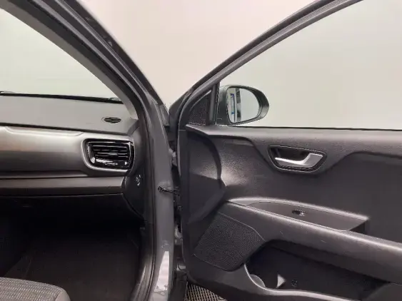 KIA STONIC - voiture d'occasion - Photo 19