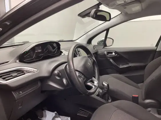 PEUGEOT 208 - voiture d'occasion - Photo 18