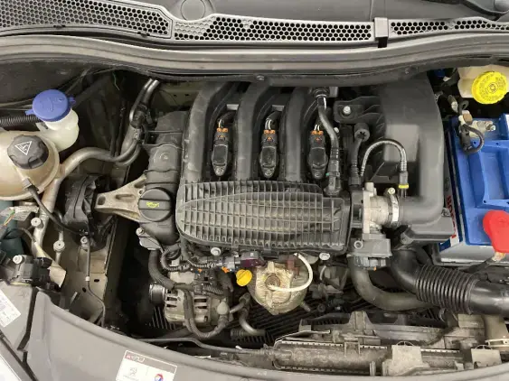 PEUGEOT 208 - voiture d'occasion - Photo 21