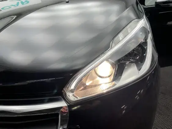 PEUGEOT 208 - voiture d'occasion - Photo 22
