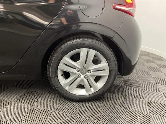 PEUGEOT 208 - voiture d'occasion - Photo 24