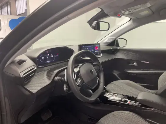 PEUGEOT 208 II - voiture d'occasion - Photo 18