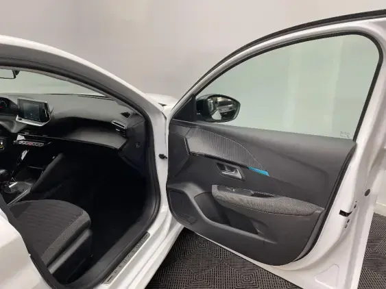 PEUGEOT 208 II - voiture d'occasion - Photo 18