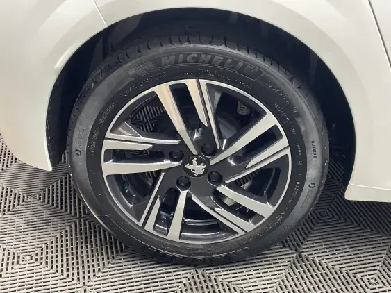 PEUGEOT 208 II - voiture d'occasion - Photo 22