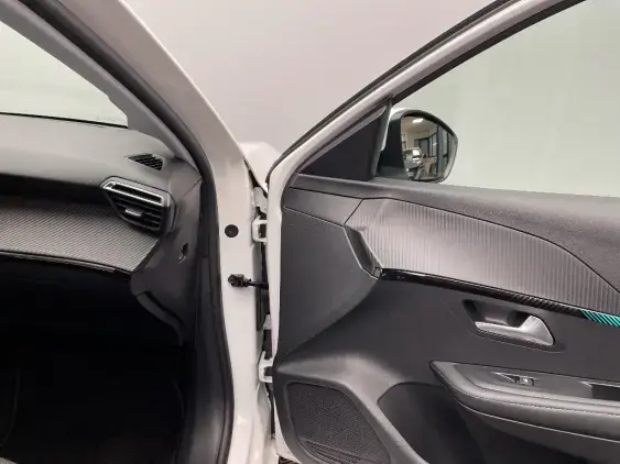 PEUGEOT 208 II - voiture d'occasion - Photo 20