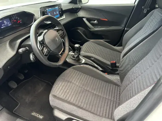 PEUGEOT 2008 II - voiture d'occasion - Photo 18