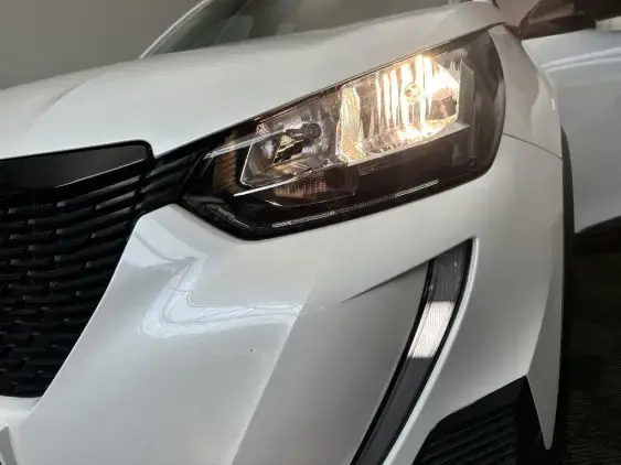 PEUGEOT 2008 II - voiture d'occasion - Photo 22