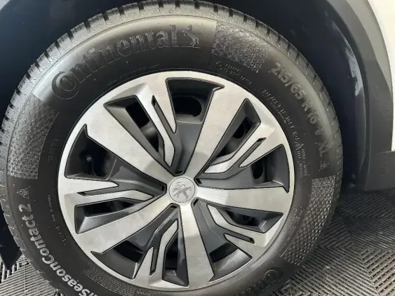 PEUGEOT 2008 II - voiture d'occasion - Photo 24