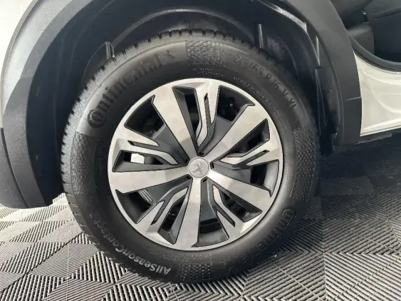 PEUGEOT 2008 II - voiture d'occasion - Photo 25