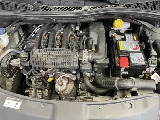 PEUGEOT 208 - voiture d'occasion - Photo 17