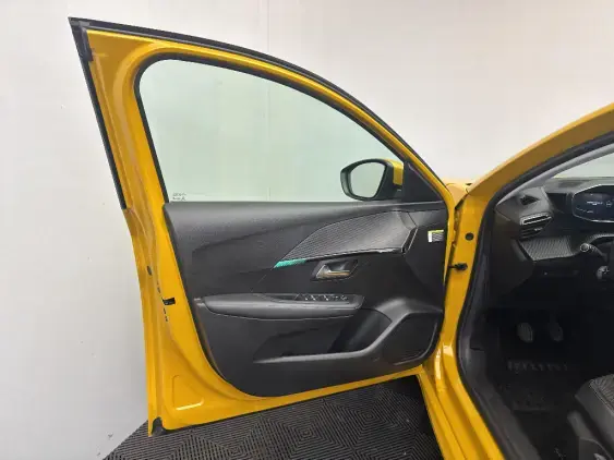 PEUGEOT 208 BUSINESS R II - voiture d'occasion - Photo 17