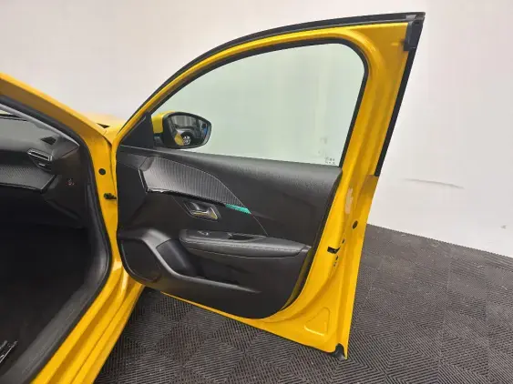 PEUGEOT 208 BUSINESS R II - voiture d'occasion - Photo 18