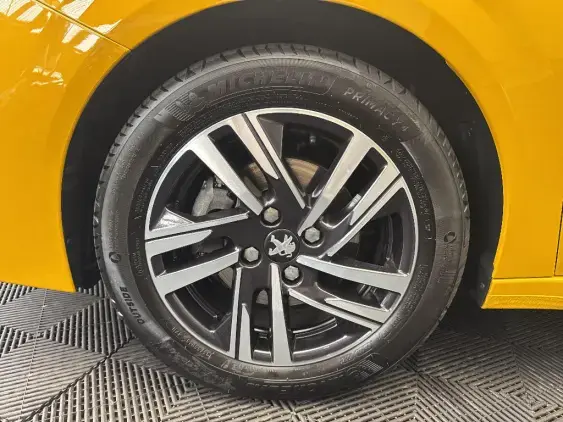 PEUGEOT 208 BUSINESS R II - voiture d'occasion - Photo 21