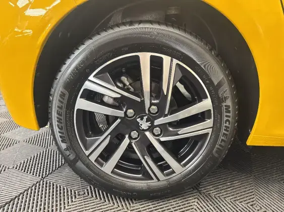 PEUGEOT 208 BUSINESS R II - voiture d'occasion - Photo 23