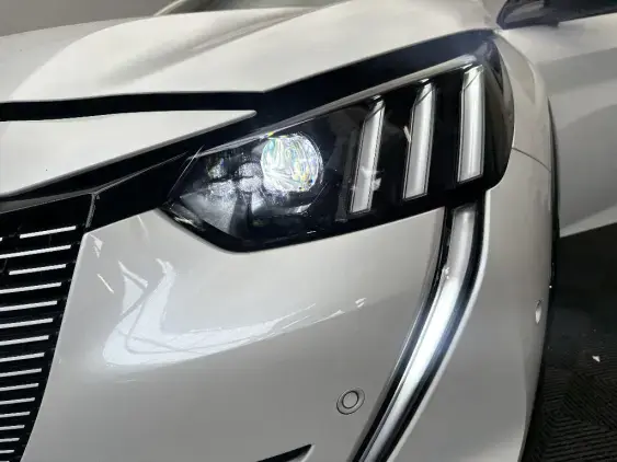 PEUGEOT 208 ELECTRIQUE II - voiture d'occasion - Photo 22