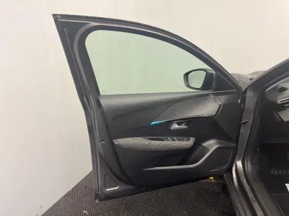 PEUGEOT 208 BUSINESS R II - voiture d'occasion - Photo 17