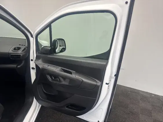 PEUGEOT PARTNER III - voiture d'occasion - Photo 16