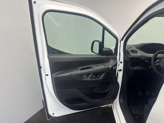 PEUGEOT PARTNER III - voiture d'occasion - Photo 17