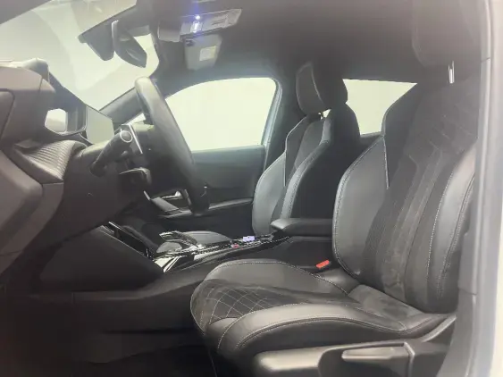 PEUGEOT 2008 II - voiture d'occasion - Photo 16