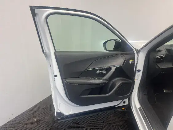 PEUGEOT 2008 II - voiture d'occasion - Photo 17