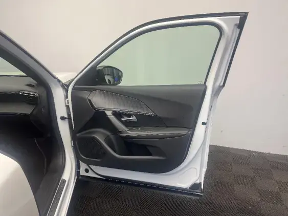 PEUGEOT 2008 II - voiture d'occasion - Photo 18